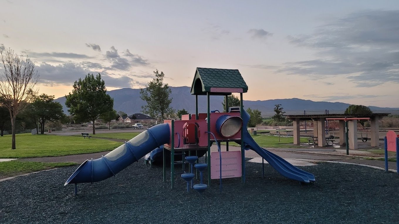 Charming 3 Bedroom Home Walking Distance to River - Image 10