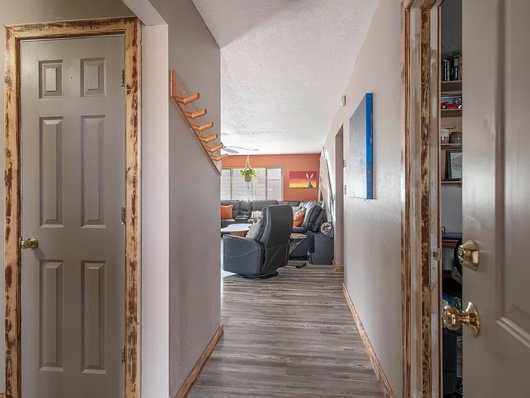 Charming 3 Bedroom Home Walking Distance to River - Image 2