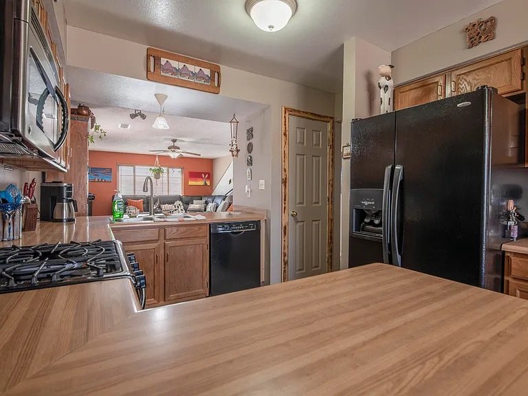 Charming 3 Bedroom Home Walking Distance to River - Image 3