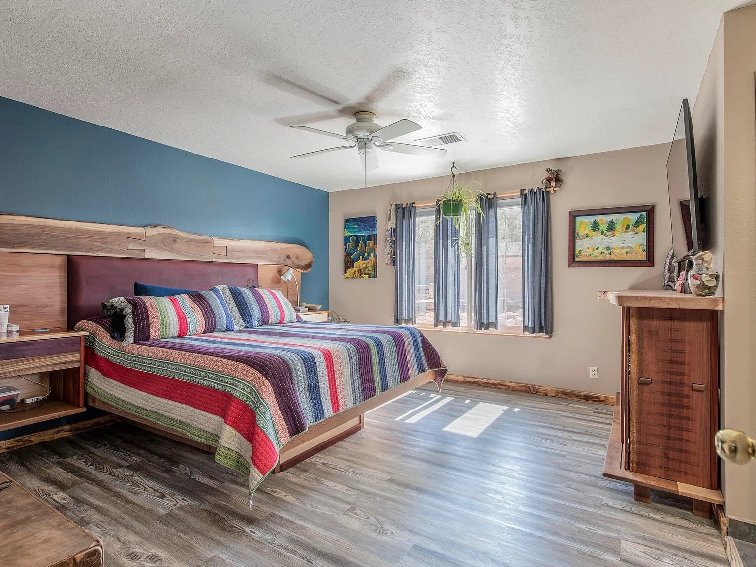 Charming 3 Bedroom Home Walking Distance to River - Image 7