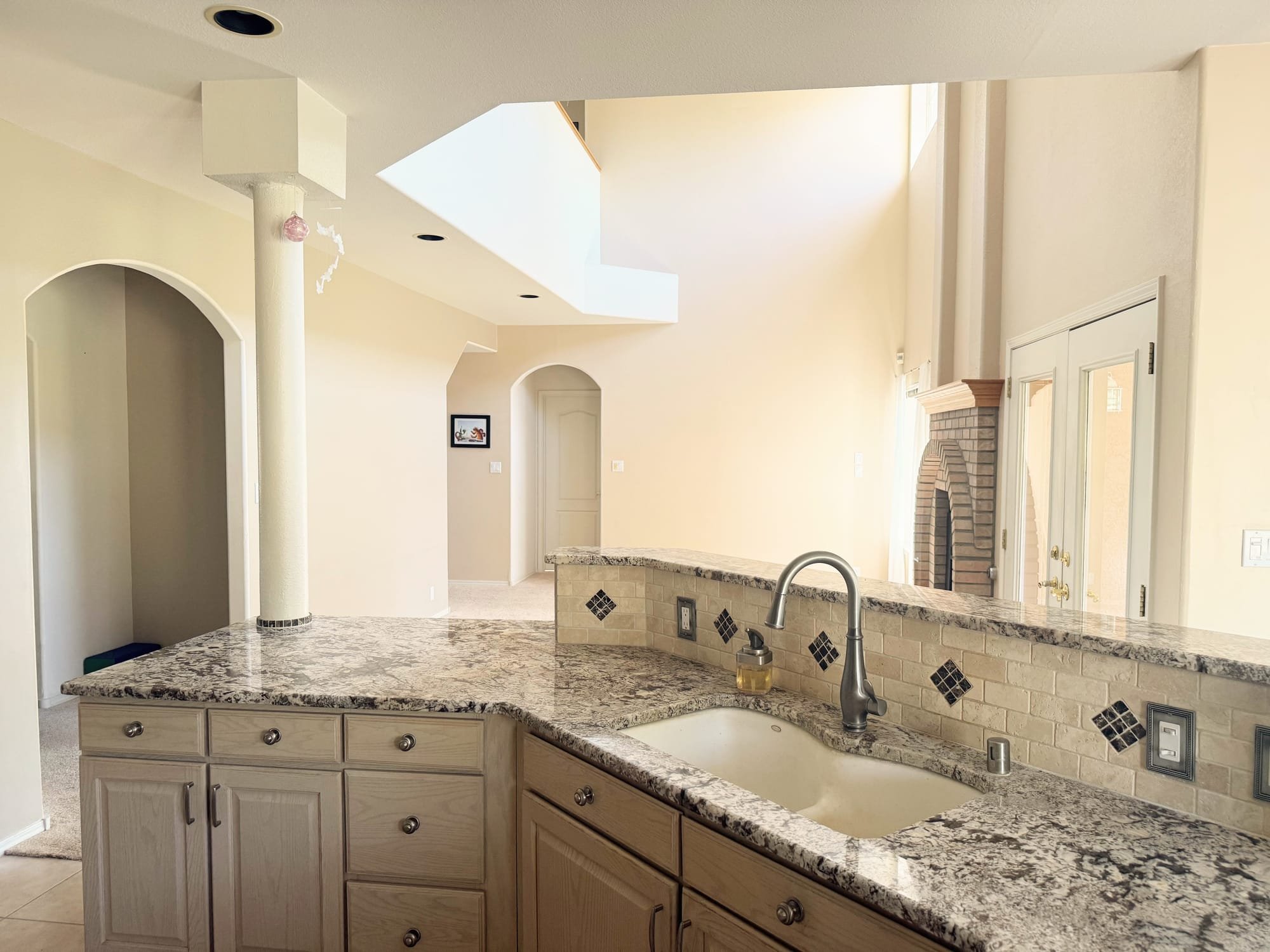 Beautiful 5 Bedroom Home Steps from the Bosque - Image 6