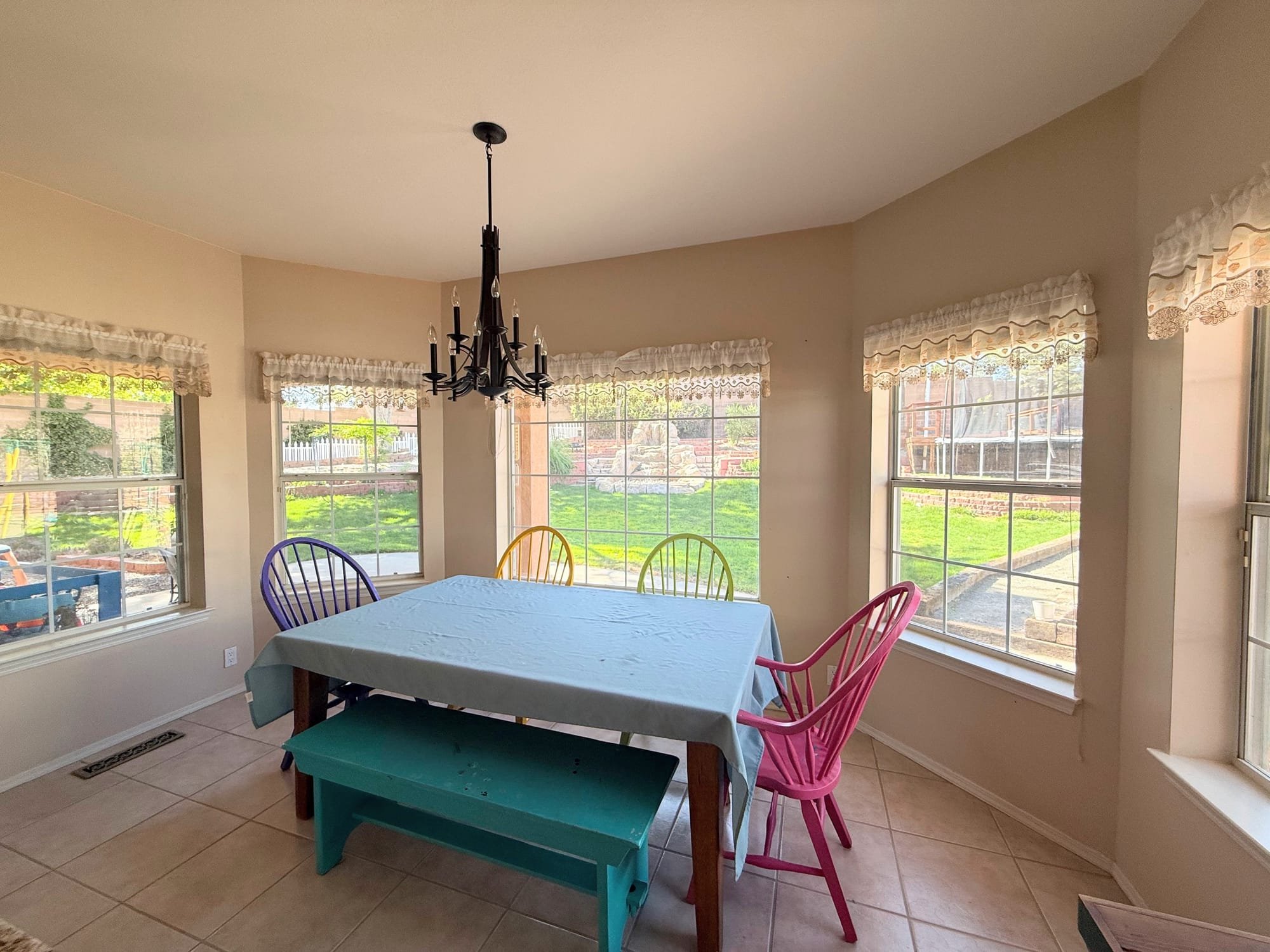 Beautiful 5 Bedroom Home Steps from the Bosque - Image 7