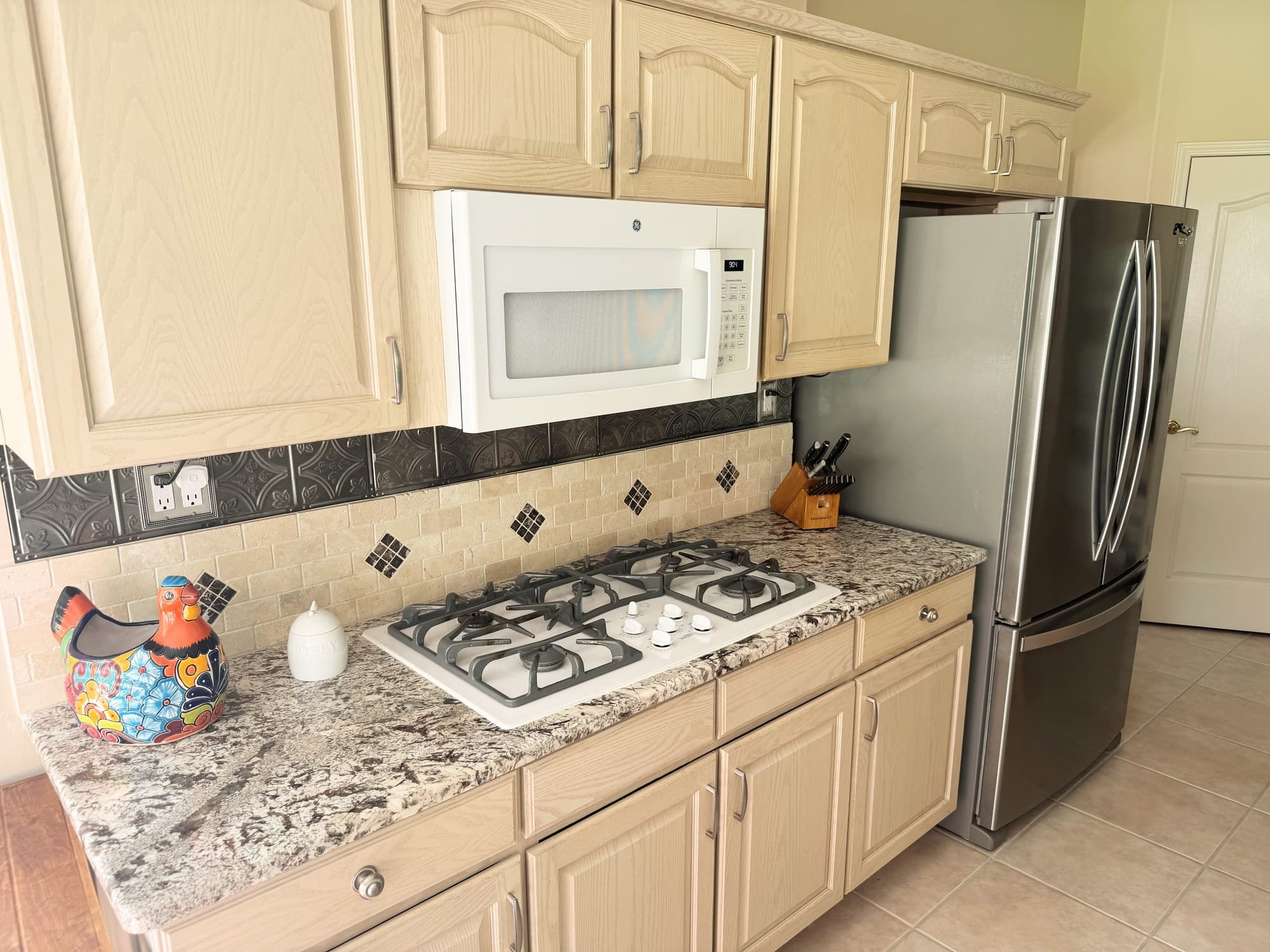 Beautiful 5 Bedroom Home Steps from the Bosque - Image 8