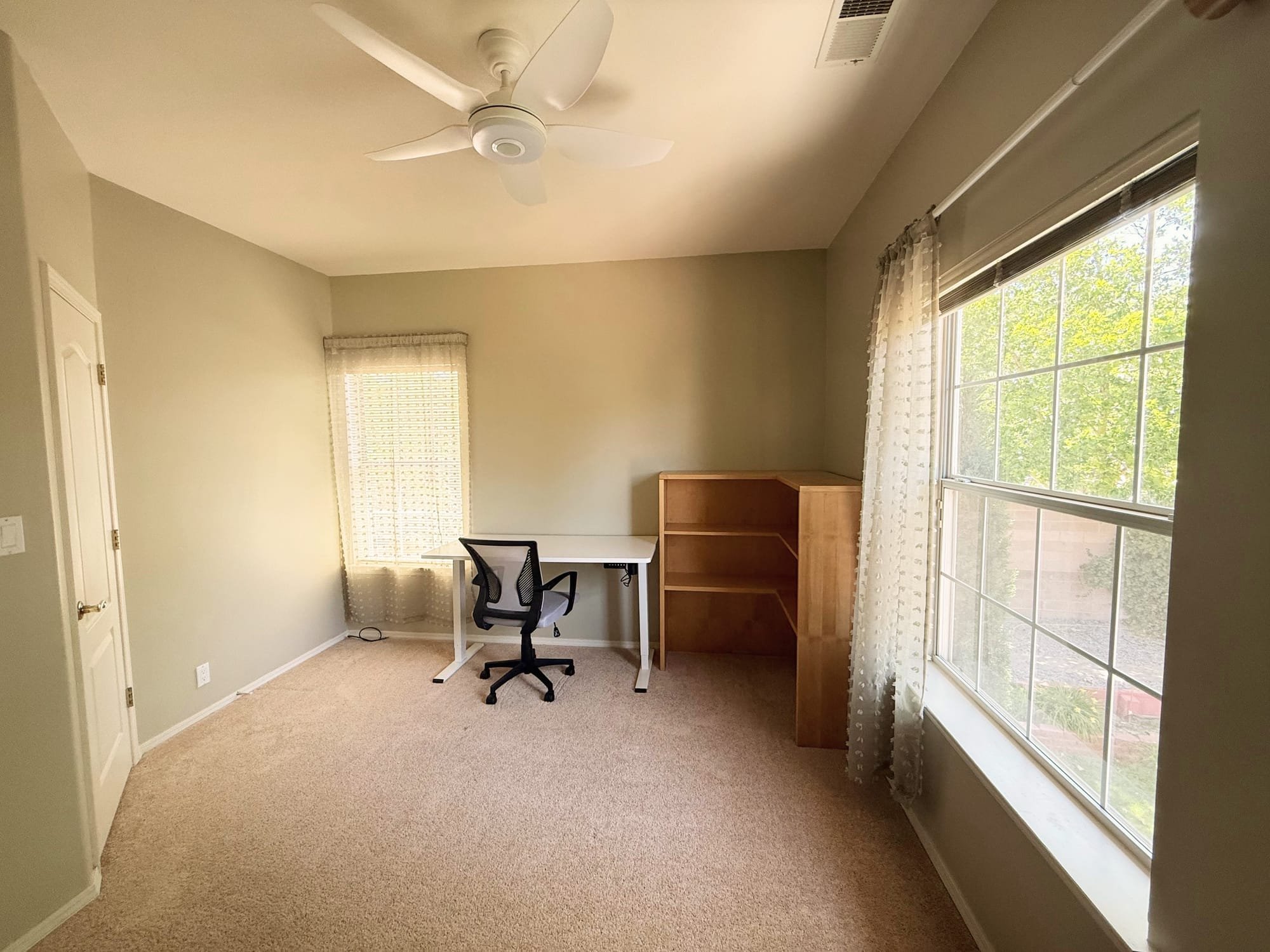 Beautiful 5 Bedroom Home Steps from the Bosque - Image 18