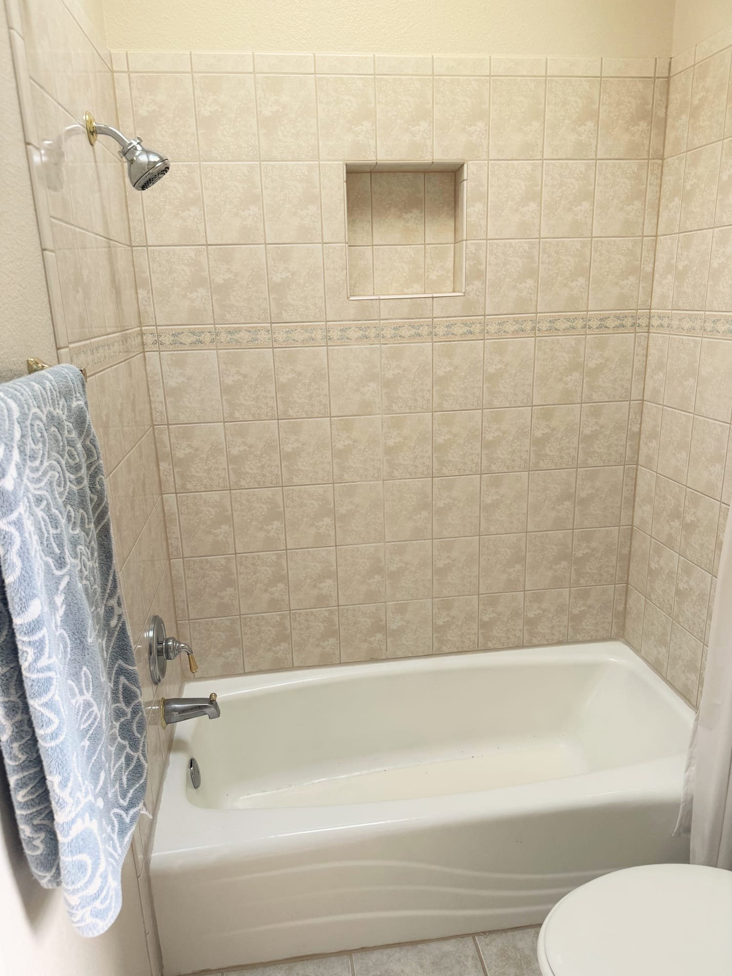 Beautiful 5 Bedroom Home Steps from the Bosque - Image 20