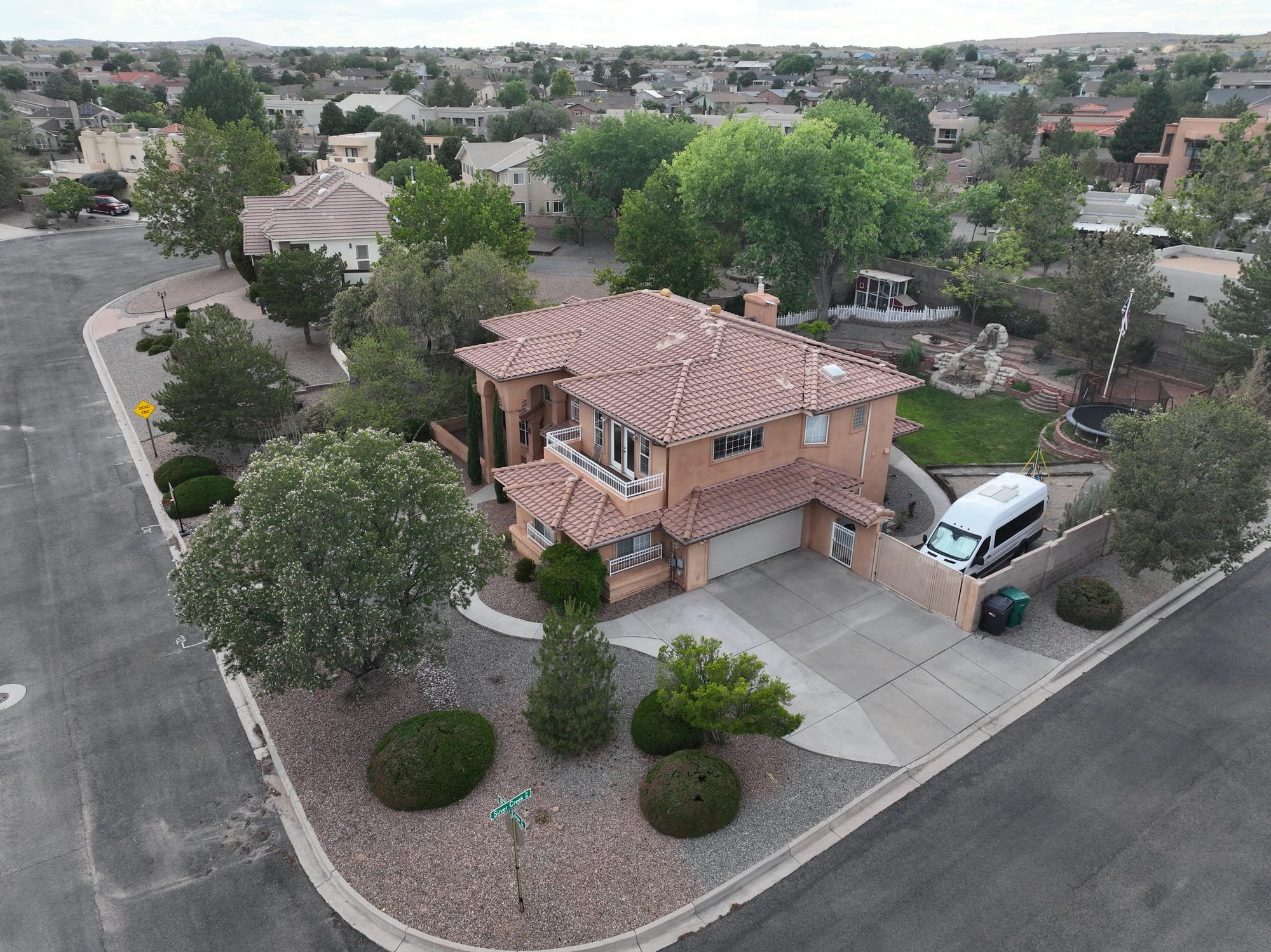 Beautiful 5 Bedroom Home Steps from the Bosque - Image 27