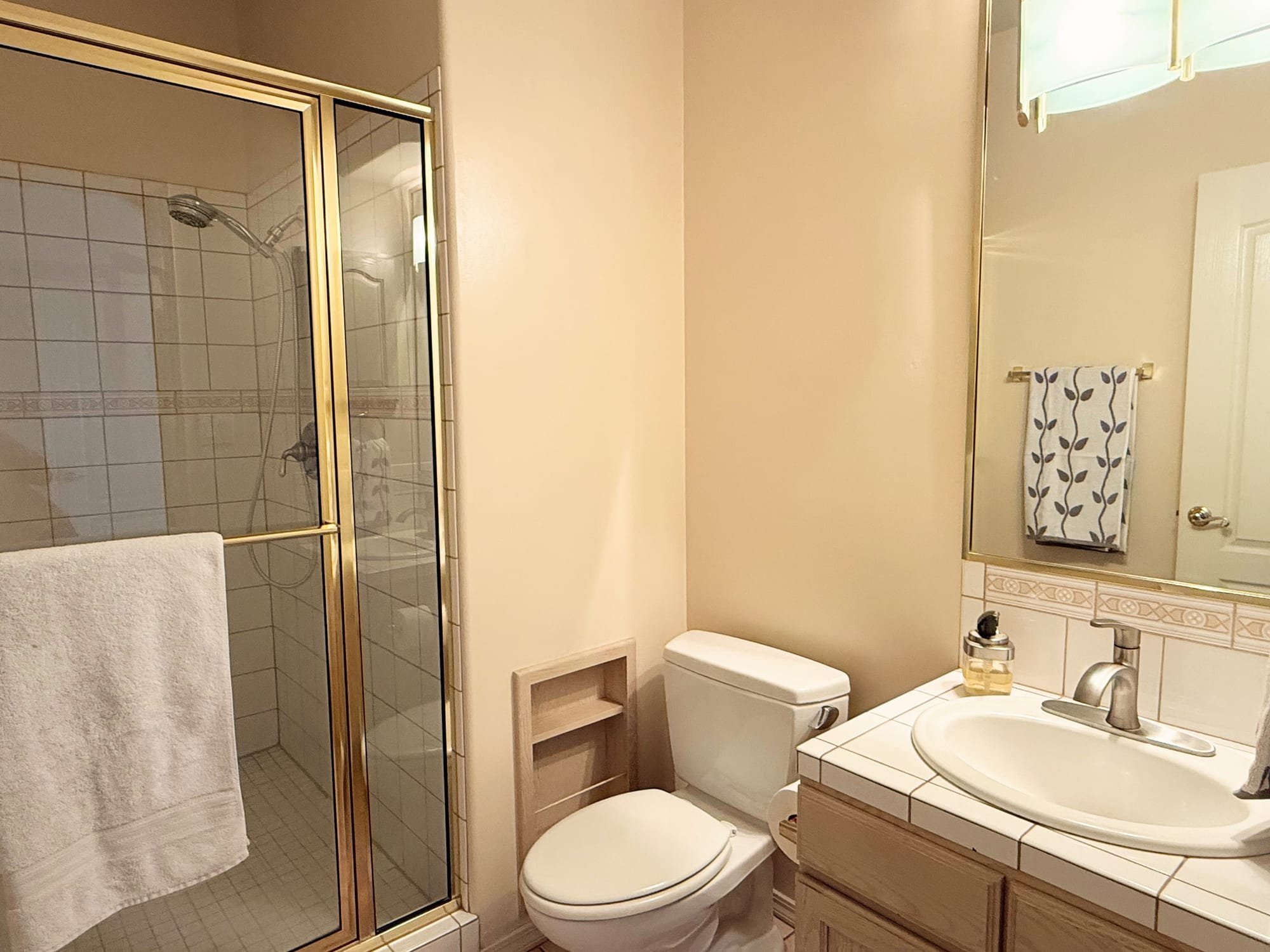 Beautiful 5 Bedroom Home Steps from the Bosque - Image 22