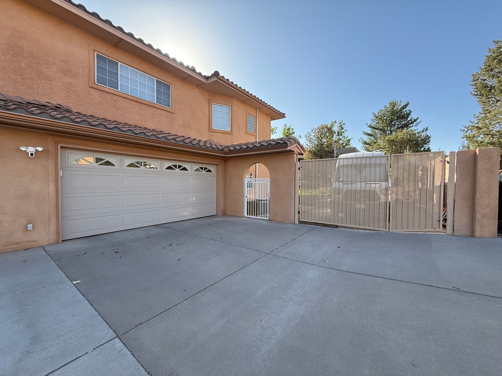 Beautiful 5 Bedroom Home Steps from the Bosque - Image 24