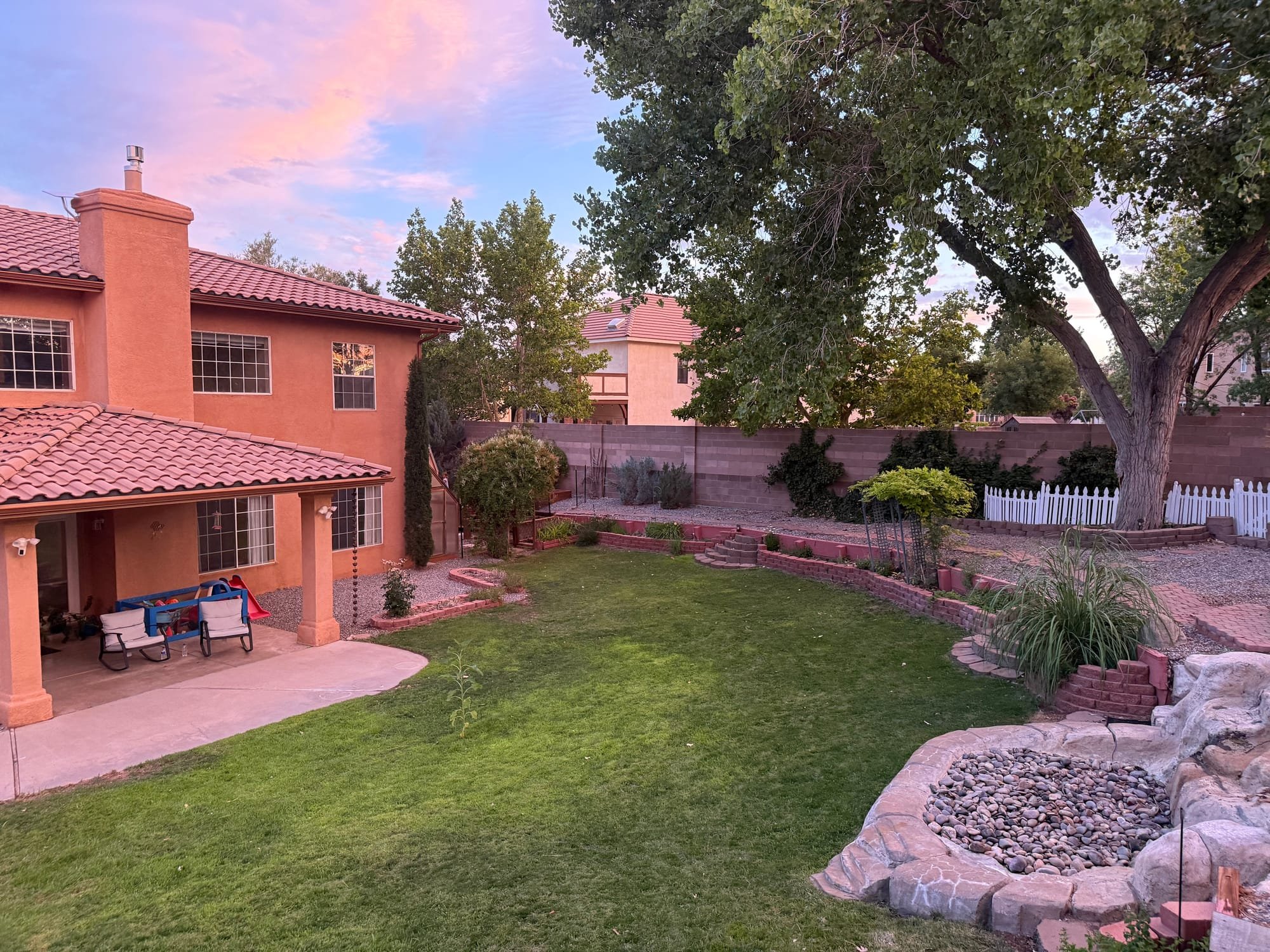 Beautiful 5 Bedroom Home Steps from the Bosque - Image 33