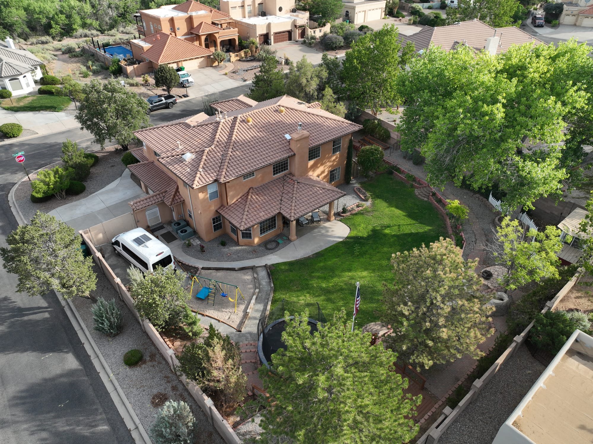 Beautiful 5 Bedroom Home Steps from the Bosque - Image 35