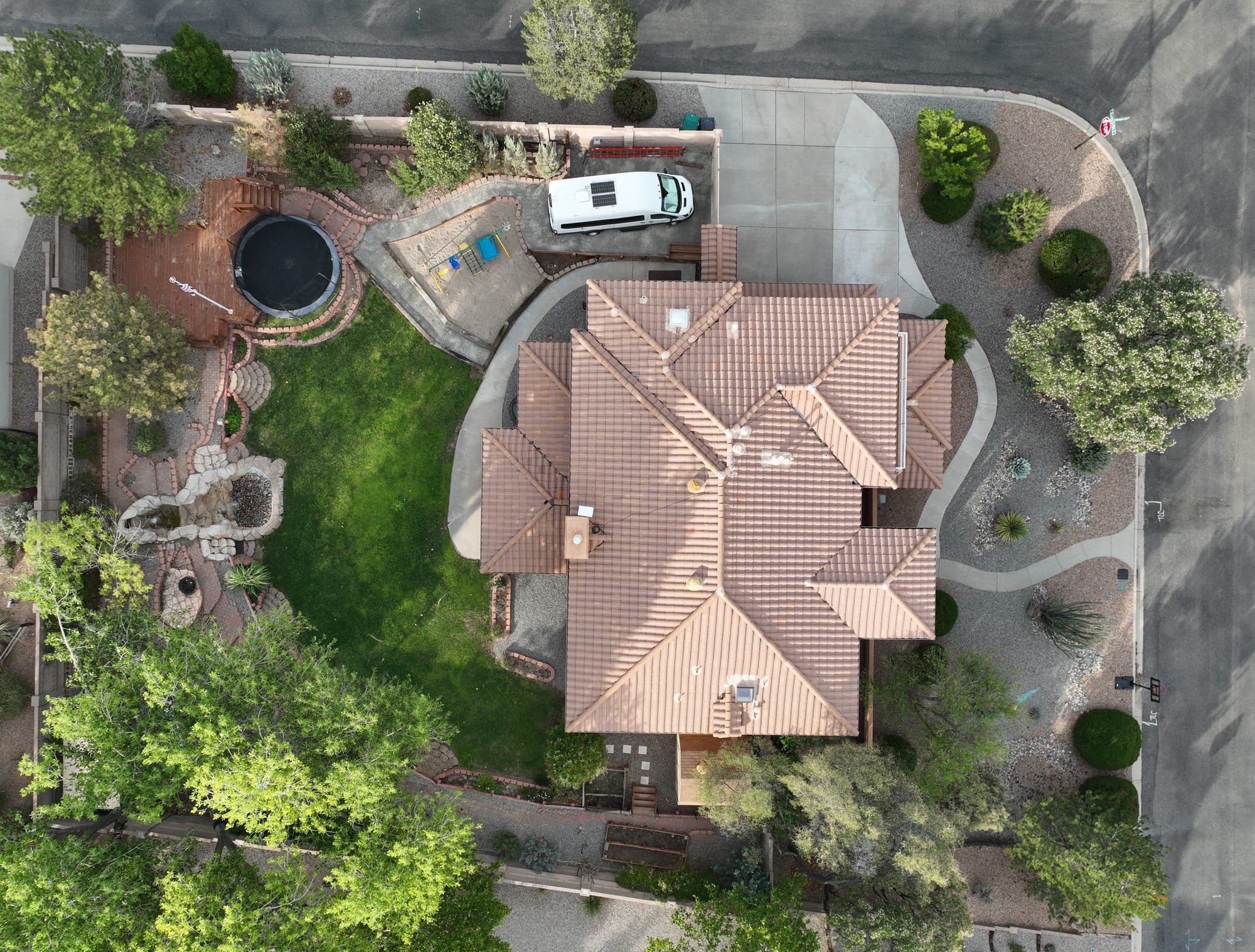 Beautiful 5 Bedroom Home Steps from the Bosque - Image 37