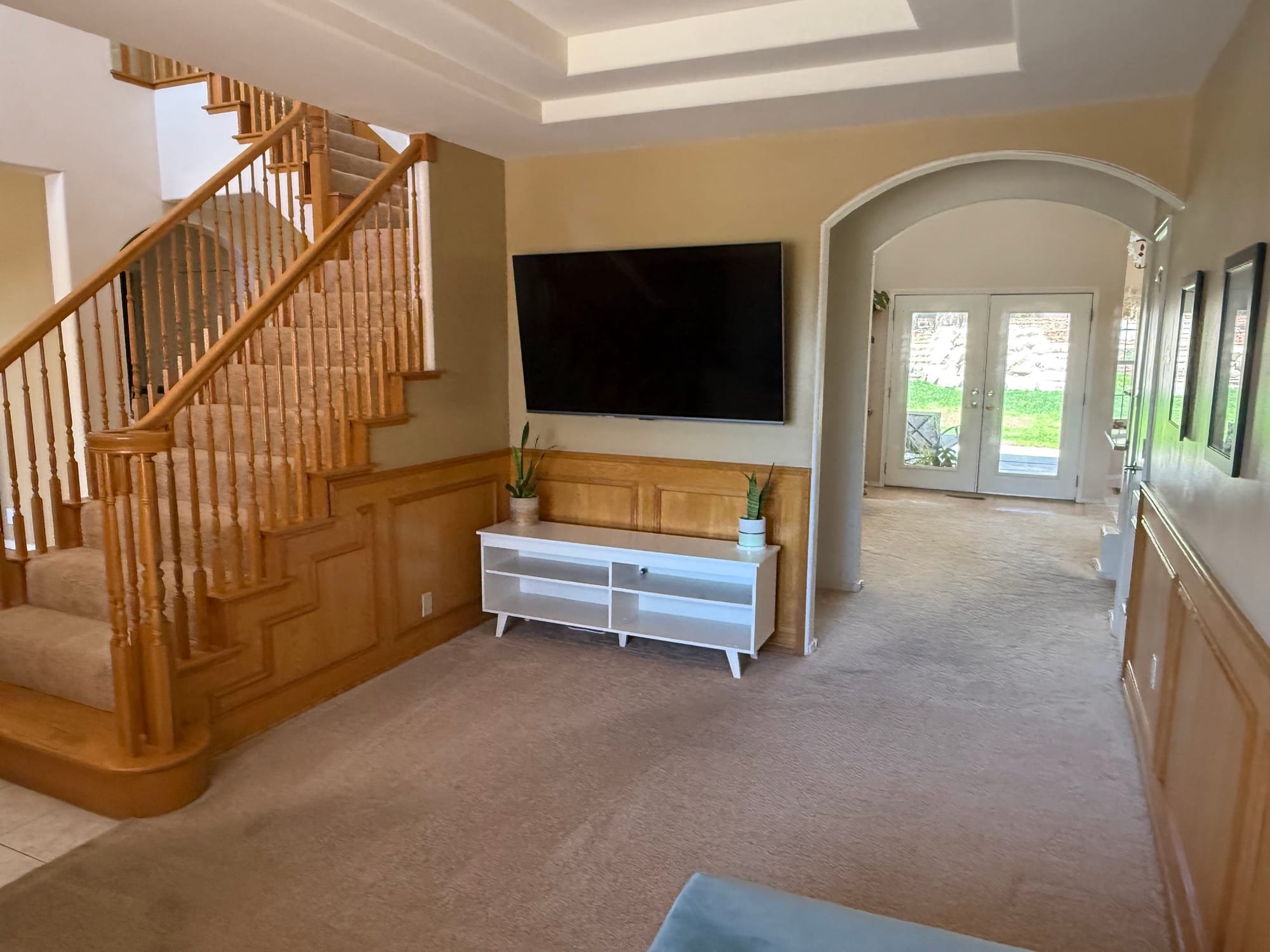 Beautiful 5 Bedroom Home Steps from the Bosque - Image 4